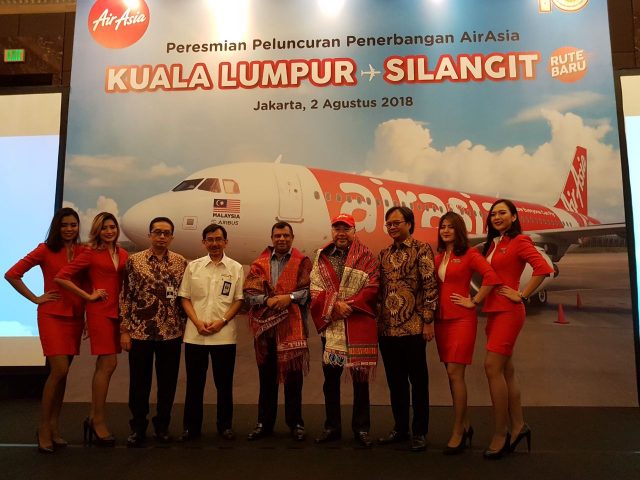 AirAsia Bikin Danau Toba Semakin Terbuka di Hari Sumpah Pemuda