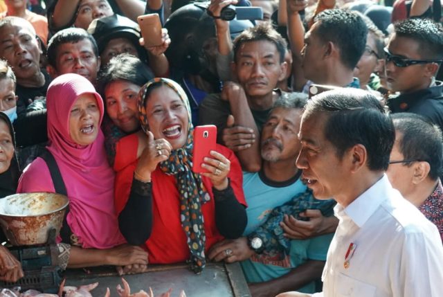 Hari Kedua Kunjungan Kerja ke Jatim, Presiden Blusukan ke Pasar Ngemplak