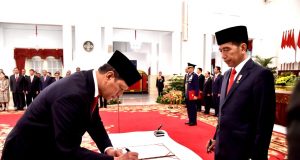 Presiden Joko Widodo Lantik Doni Monardo Jadi Kepala BNPB