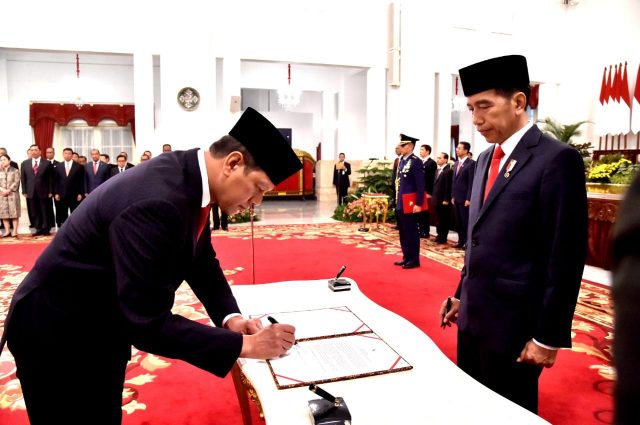 Presiden Joko Widodo Lantik Doni Monardo Jadi Kepala BNPB