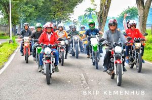  MENHUB KAMPANYEKAN KESELAMATAN BERKENDARA KEPADA KOMUNITAS RX-KING YOGYAKARTA