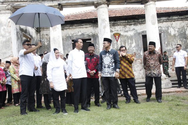 Gubernur Jawa Timur Dampingi Presiden Ngopi Bareng di Benteng Pendem Ngawi