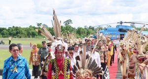 Sambutan Hangat Warga dalam Kunjungan Perdana Presiden Jokowi ke Malinau