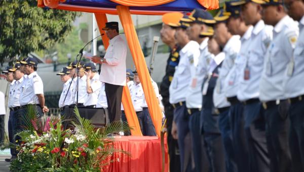 Pimpin Apel Nataru di Stasiun Gambir, Menhub Minta Seluruh Petugas Berikan Pelayanan Maksimal