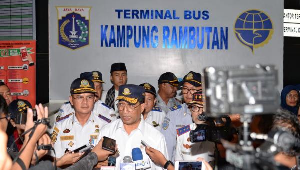 Tinjau Terminal Kampung Rambutan, Menhub Imbau Masyarakat Pilih Bus Yang Sudah Ramp Check