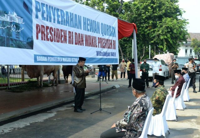 Presiden Jokowi Serahkan Hewan Kurban di Masjid Istiqlal