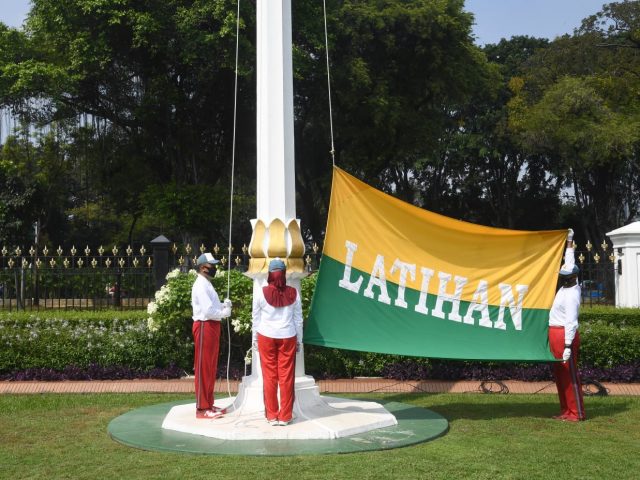 Sekretariat Presiden Gelar Latihan Penaikan Bendera Upacara HUT ke-75 Kemerdekaan R