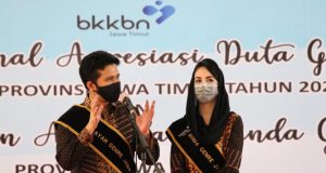 Dikukuhkan sebagai Ayah dan Bunda GenRe, Ini pesan Wagub Jatim dan Istri