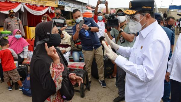 Menhub Tinjau Pelabuhan Kaliadem Cek Keselamatan Pelayaran dan Protokol Kesehatan