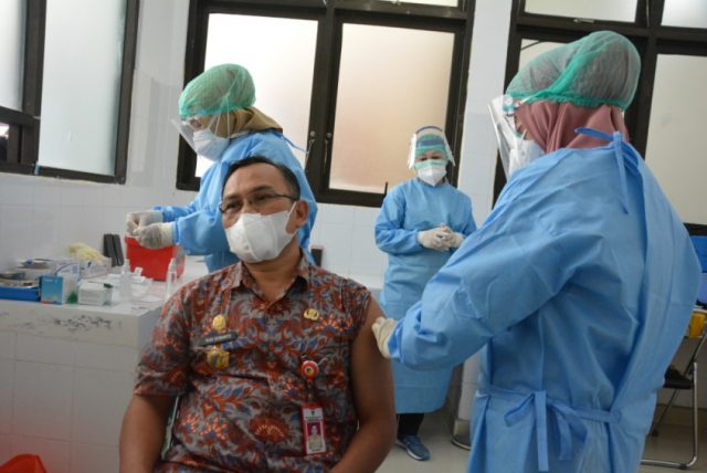 Penyuntikan Pertama Sukses, Masyarakat Sulteng Diharap Dukung Vaksinasi Covid-19