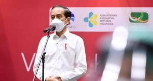 Tinjau Vaksinasi bagi Wartawan, Presiden: Semoga Dapat Berikan Perlindungan bagi Awak Media