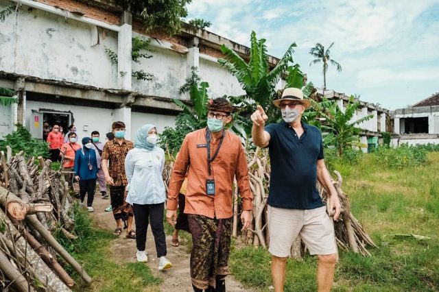 Menparekraf Tinjau Lokasi Vaccine Drive Thru di Bali