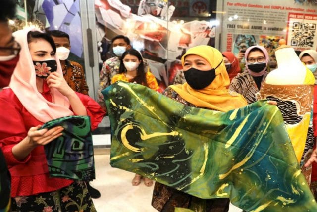 Buka Pameran Batik, Bordir & Aksesoris Fair ke-16, Gubernur Khofifah : Ini Jadi Momentum Kebangkitan UMKM Jatim