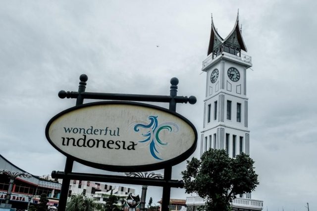 Menparekraf Sebut Jam Gadang di Sumbar Saatnya Dilengkapi Teknologi VR dan AR