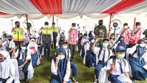 Kemenhub Berkolaborasi Dengan TNI AU Gelar Vaksinasi di Sekolah-Sekolah Transportasi