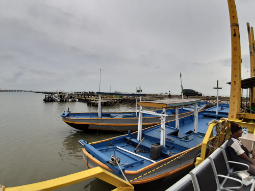 Kemenhub Serahkan Bantuan 5 Unit Kapal Penangkap Ikan Untuk Nelayan Di Patimban