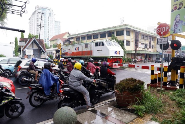 KAI Ajak Semua Pihak Tingkatkan Keselamatan di Perlintasan Sebidang