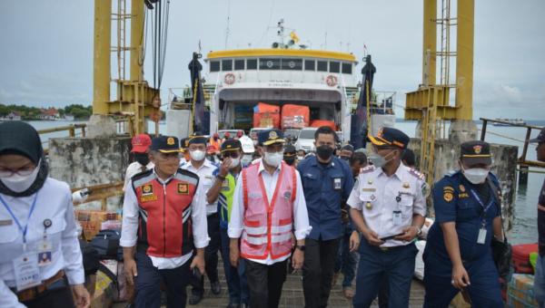 Tinjau Pelabuhan Kalianget, Menhub Himbau Masyarakat Untuk Mudik Lebih Awal Untuk Hindari Kepadatan