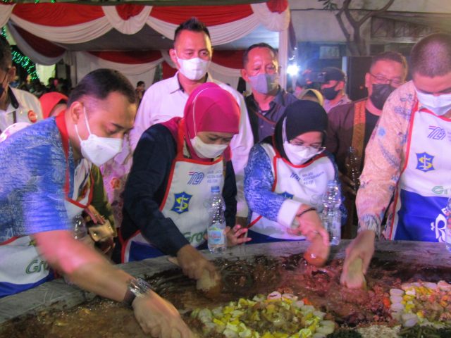 Festival Rujak Uleg Surabaya 2022 Makin Meriah Dihadiri Gubernur Khofifah