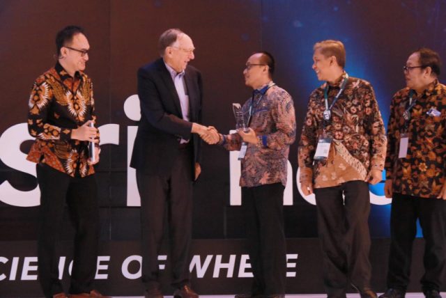 Dirjen Dukcapil Kemendagri Raih Penghargaan Internasional Honorable Mention dari Future of Government Awards