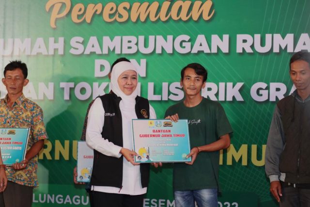 Gubernur Khofifah Resmikan IRSR dan Bagikan Token Listrik Gratis di Tulungagung