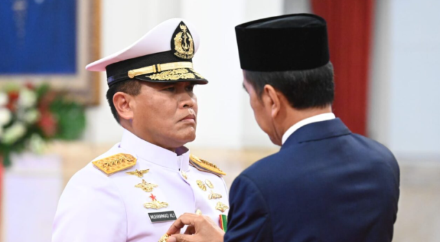 Presiden Jokowi Lantik Muhammad Ali sebagai KSAL di Istana Negara