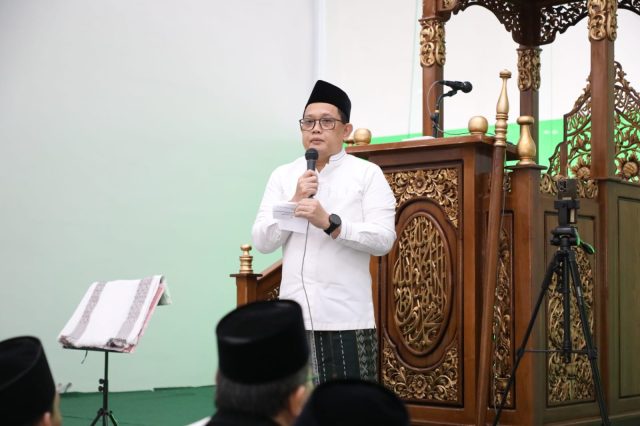 Sekdaprov Jatim : Masjid Raya Islamic Center Salurkan 157 Hewan Kurban