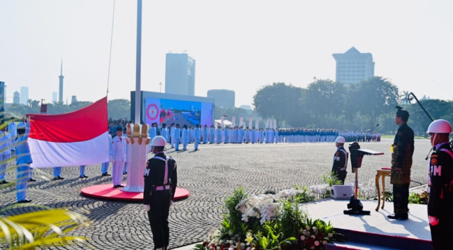 Berbusana Adat Kesultanan Deli, Presiden Pimpin Upacara Peringatan Harlah Pancasila di Monas