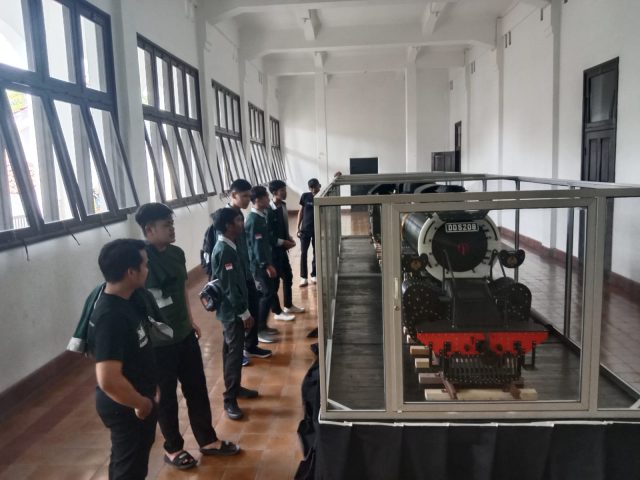 Di Momen Libur Sekolah, Museum Lawang Sewu Hadirkan Miniatur Lokomotif Terbesar Se-Indonesia