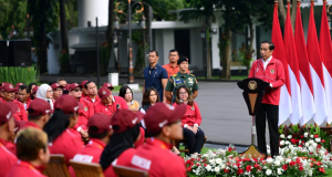 Presiden Jokowi Serahkan Bonus Apresiasi bagi Atlet ASEAN Paragames 2023