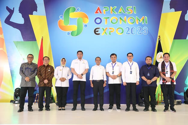 Tutup AOE 2023, Menteri Investasi Bahlil Puji Apkasi Dorong Terciptanya Kawasan Pertumbuhan Ekonomi Baru