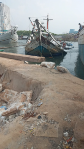 Kemenhub Kawal Pengangkatan Kerangka Kapal KLM Sagam Berkah di Pelabuhan Sunda Kelapa Jakarta