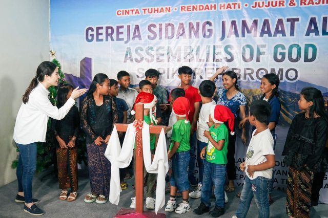 Jelang Natal Nasional 2023, Wamenparekraf Tinjau GSJA Sapikerep Bromo Usai Direnovasi