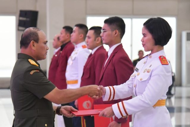 Tutup Pendidikan Program Sarjana, Magister dan Doktor Tahun 2024, Rektor Unhan RI : Bangun dan Lestarikan Nilai-Nilai Kebangsaan