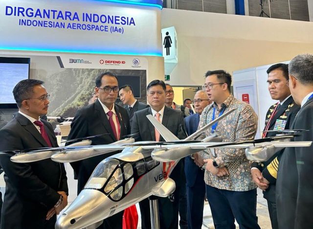 Hadiri Singapore Airshow 2024, Menhub Apresiasi Dua Produk yang Dikembangkan PT DI