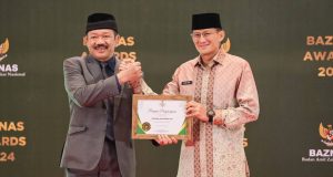 Menparekraf Terima Penghargaan ‘Baznas Award 2024’