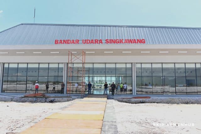 Jelang Diresmikan Presiden Joko Widodo, Menhub Tinjau Bandara Singkawang