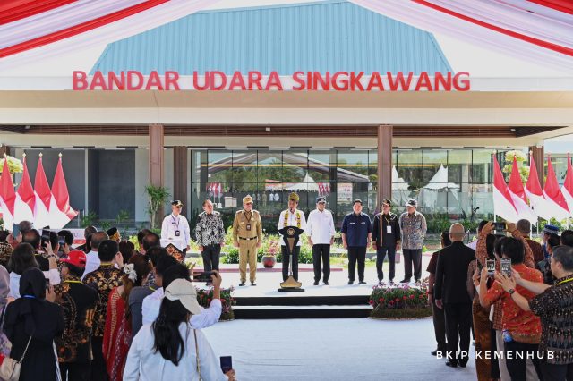 Presiden Joko Widodo Resmikan Bandara Singkawang di Kalimantan Barat