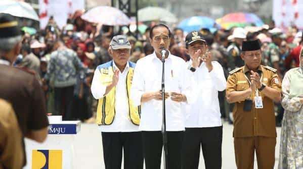 Tingkatkan Konektivitas Jalan Daerah, Presiden Jokowi Resmikan 30 Ruas IJD di Sumut