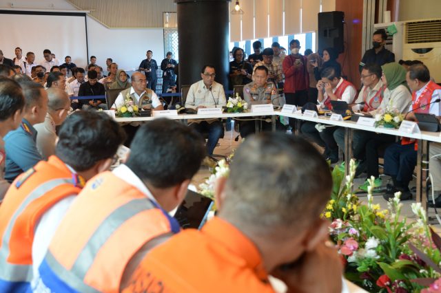 Menhub dan Menko PMK Tinjau Pelabuhan Merak