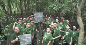 Bersama Grand Mercure Jakarta Kemayoran: Merayakan Hari Bumi dengan Penanaman Mangrove di Kawasan Ekowisata Mangrove PIK, berkolaborasi dengan Yayasan Mangrove Indonesia Lestari