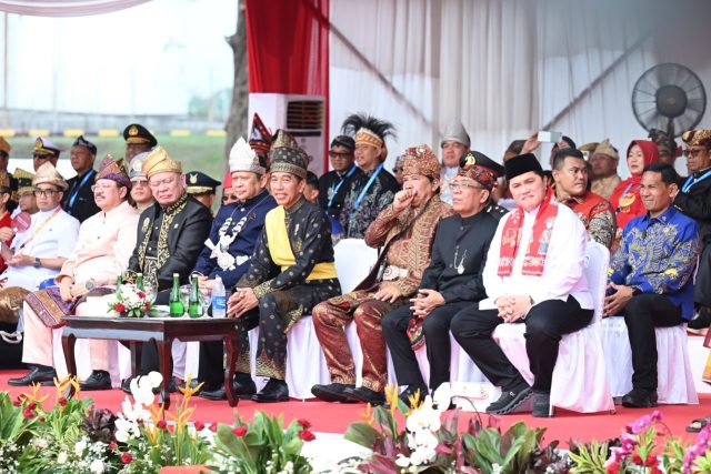 Presiden Jokowi dan Para Menteri Tampilkan Kebinekaan Budaya dalam Perayaan Hari Lahir Pancasila