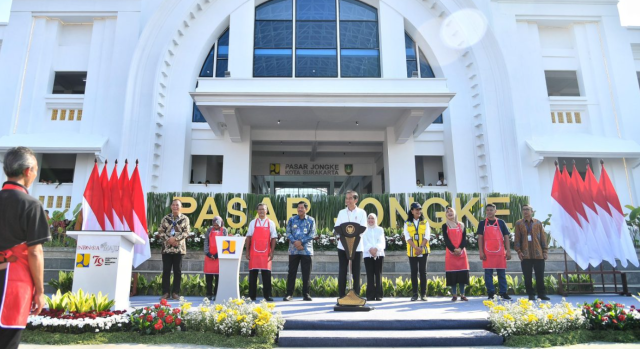 Presiden Jokowi Resmikan Rehabilitasi Pasar Jongke di Kota Surakarta