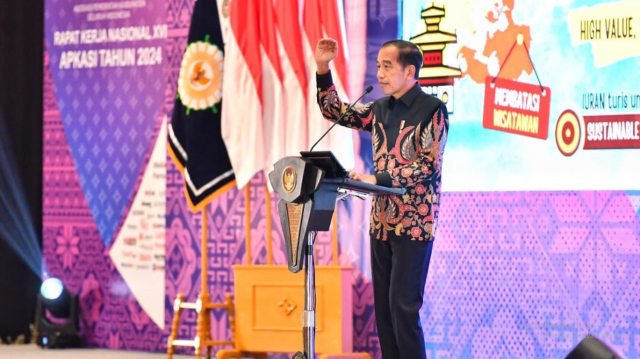 Presiden Jokowi Resmi Buka Rapat Kerja Nasional XVI Apkasi 2024 di JCC Senayan