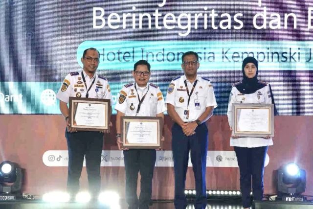 Kemenhub Beri Penghargaan Instansi Penyelenggara Transportasi Berdedikasi Secara Optimal