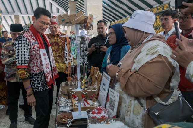 Menparekraf Promosikan Produk Fesyen Batik Sengguruh Khas Malang dalam Workshop KaTa Kreatif