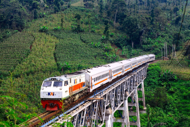 Dalam rangka meningkatkan pelayanan kepada masyarakat, KAI melakukan perubahan beberapa perjalanan kereta api terhitung mulai 1 September 2024