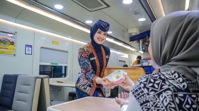 Meriahkan HUT Kemerdekaan RI, KAI Services Gelar Kegiatan Tematik Ragam Budaya Indonesia