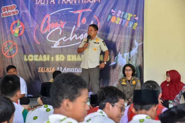 Antisipasi Kenakalan Remaja di Surabaya, Satpol PP Goes To School Kenalkan Perda