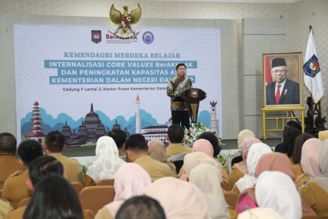 Gelar Internalisasi ASN BerAKHLAK, Plt. Sekjen Kemendagri Tegaskan Pentingnya Bekerja dengan Penuh Kesungguhan